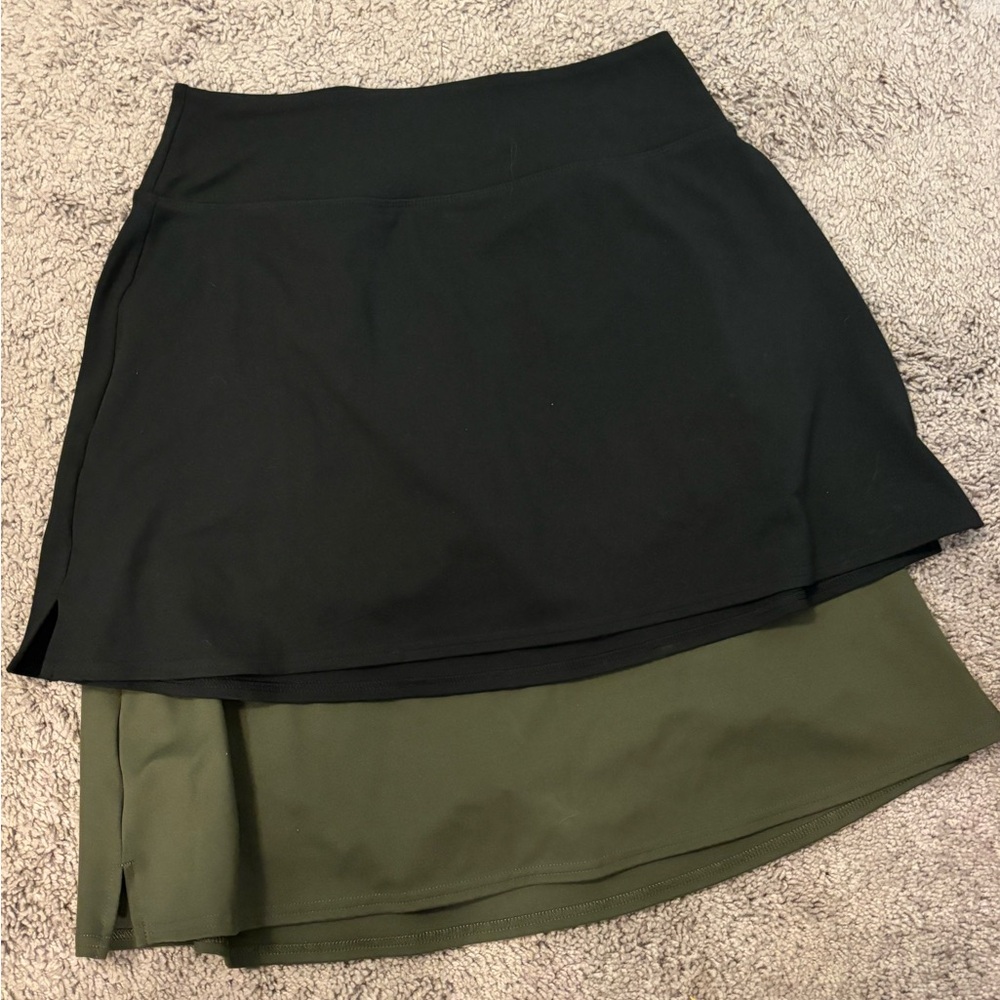 Bundle of 2 DSG tennis skirt with support layer size M